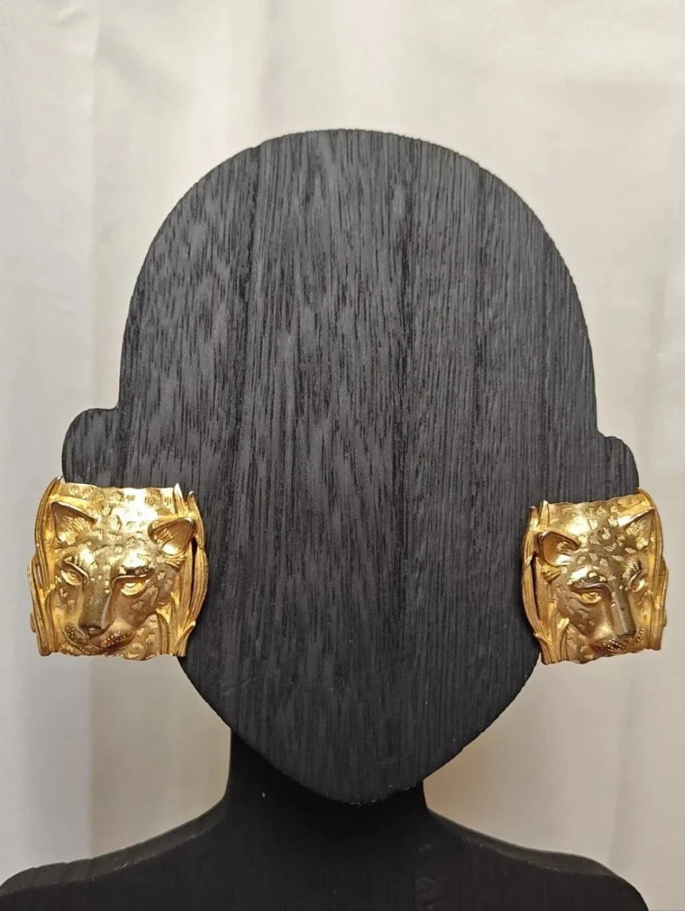 Vintage JJ Jonette 80s Artifacts Wild Jungle Cat Chunky Earrings Shiny Goldtone